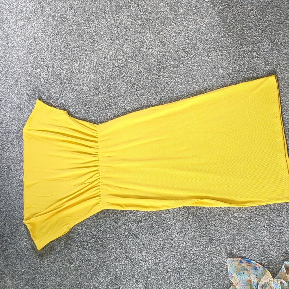 Comfortable yellow dress - Picture 3 of 7